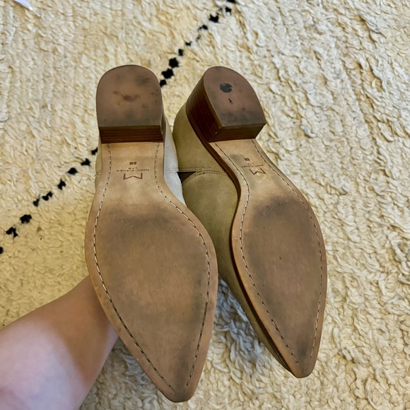 YALE POINTY TOE CHELSEA BOOTIE - Picture 3 of 3